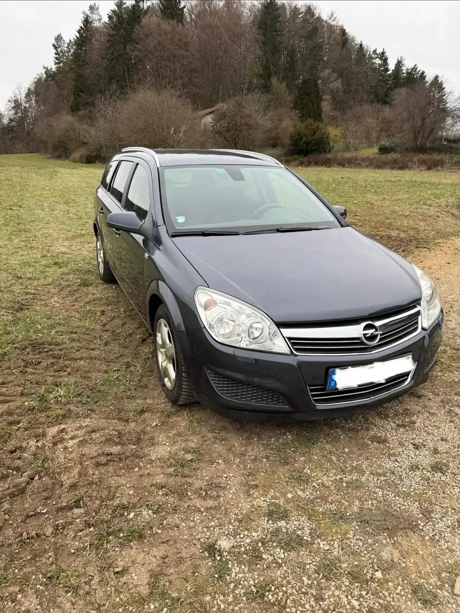 Używany Opel Astra 116 KM (85 kW) 2007 Niebieski Kombi