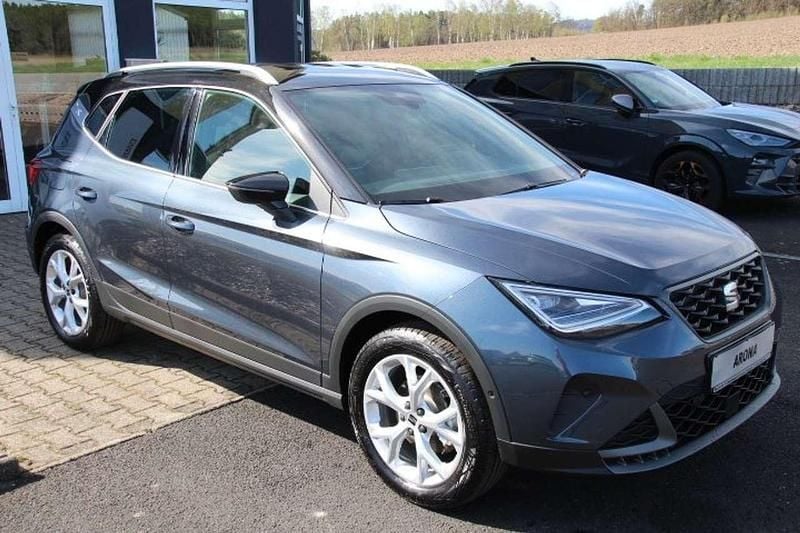 Magneticgraumetallic Neu 2025 Seat Arona FR SUV | 26.385 € (Fairer Preis) - Bild 1/4