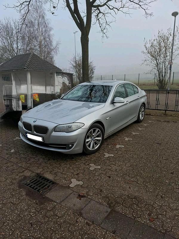 Gebraucht BMW 530 272 PS (200 kW) 2013 Silber Limousine