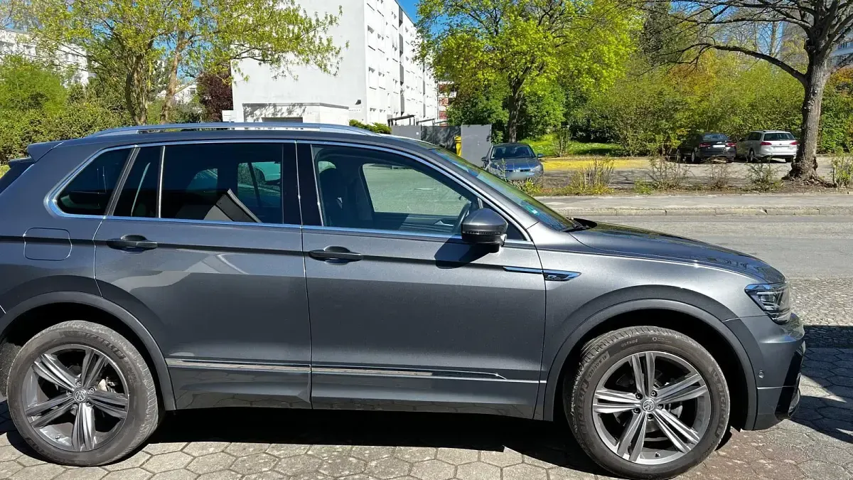 Gebraucht VW Tiguan Highline 150 PS (110 kW) 2016 Grau SUV