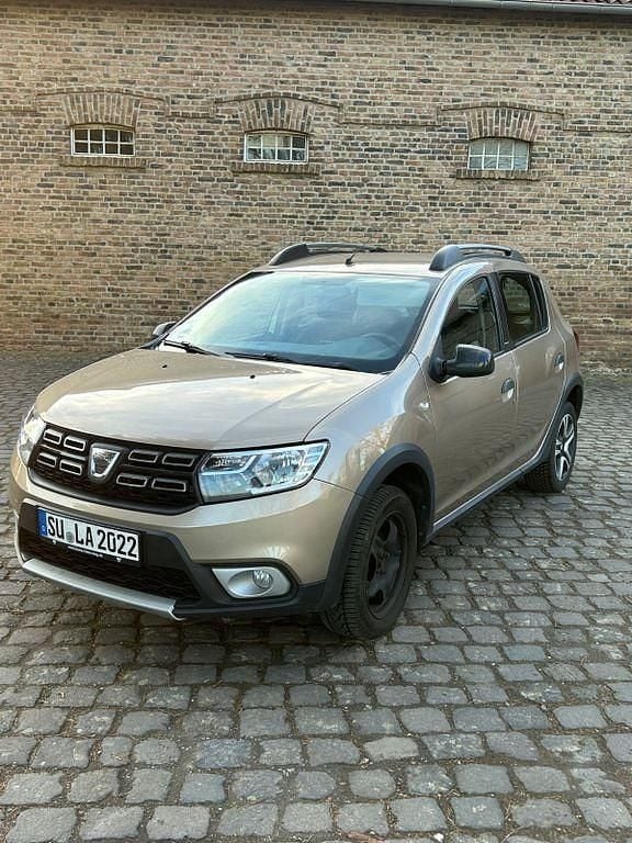 Gebraucht Dacia Sandero Essentiel 90 PS (66 kW) 2019 Gelb Limousine