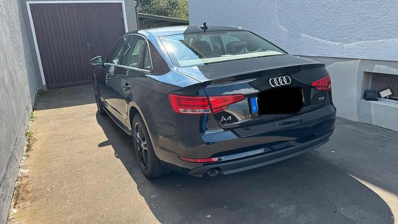 Używany Audi A4 150 KM (110 kW) 2016 Czarny Sedan/Limuzyna