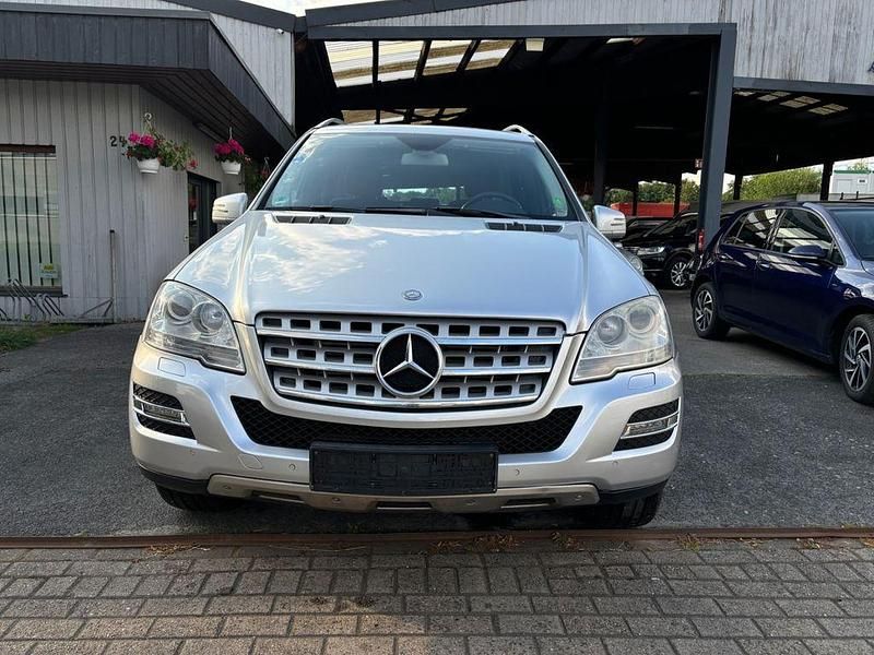 Gebraucht Mercedes ML350 231 PS (169 kW) 2011 Silber SUV