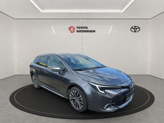Gebraucht Toyota Corolla Team 141 PS (103 kW) 2024 Marlingrau metallic Kombi