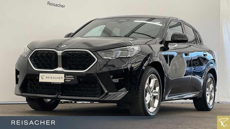Saphirschwarz Gebraucht 2024 BMW X2 Luxury Line SUV | 43.969 € (Superpreis) - Bild 1/4