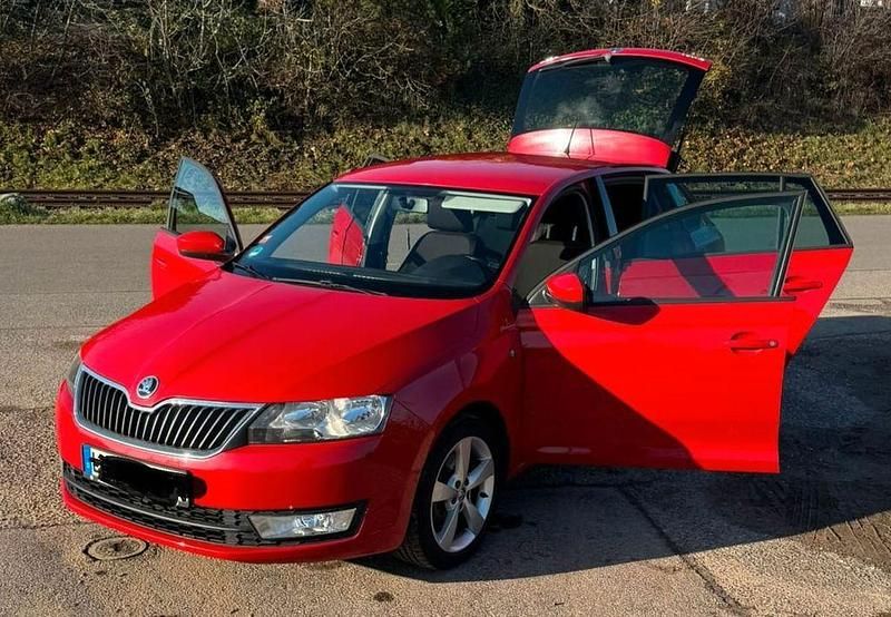 Gebraucht Skoda Rapid Ambition 105 PS (77 kW) 2015 Rot Kleinwagen