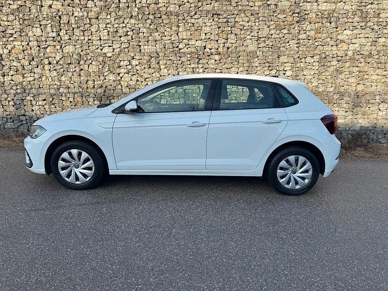 Weiß Gebraucht 2022 VW Polo Life Limousine | 16.490 € (Fairer Preis) - Bild 1/4