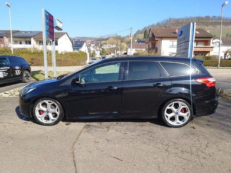 Gebraucht Ford Focus ST 250 PS (183 kW) 2014 Schwarz Limousine