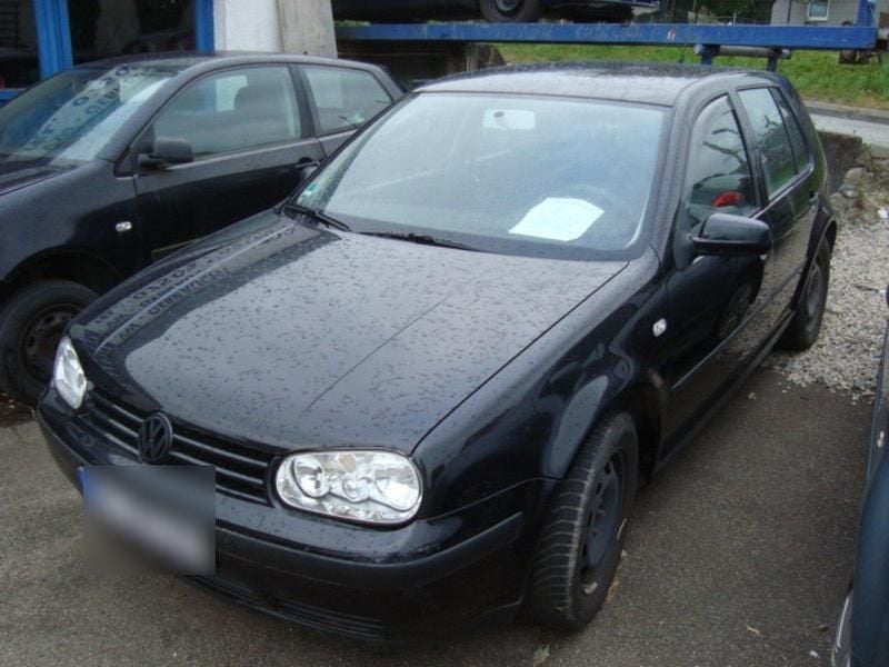 Blau Gebraucht 2002 VW Golf Limousine | 1.490 € (Fairer Preis) - Bild 1/4