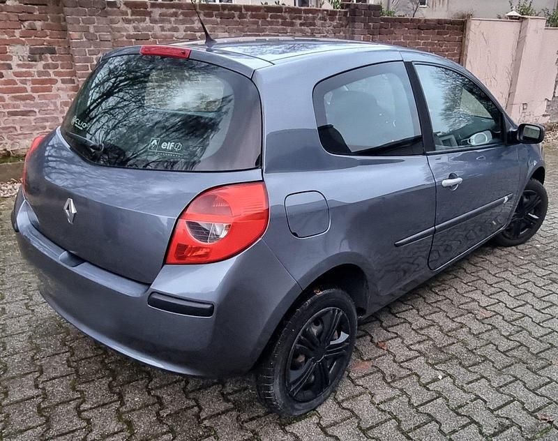 Gebraucht Renault Clio III 75 PS (55 kW) 2007 Blau Kleinwagen