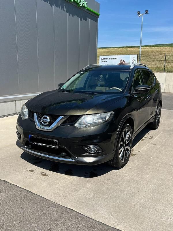 Andere farben Gebraucht 2016 Nissan X-Trail 360º SUV | 11.500 € (Fairer Preis) - Bild 1/4