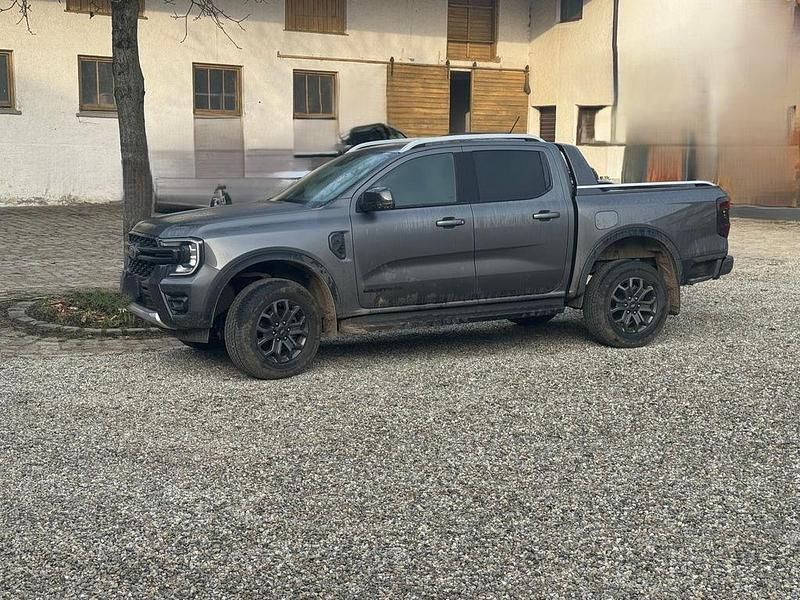 Gebraucht Ford Ranger 241 PS (177 kW) 2025 Grau Pickup