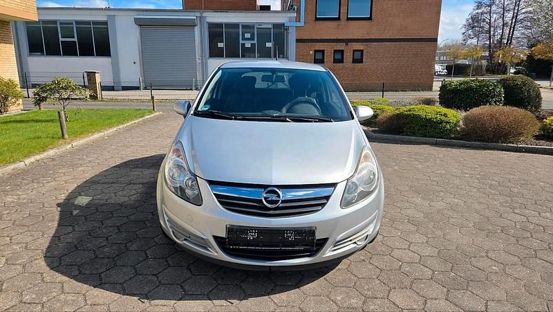 Gebraucht Opel Corsa Selection 69 PS (50 kW) 2011 Silber Kleinwagen