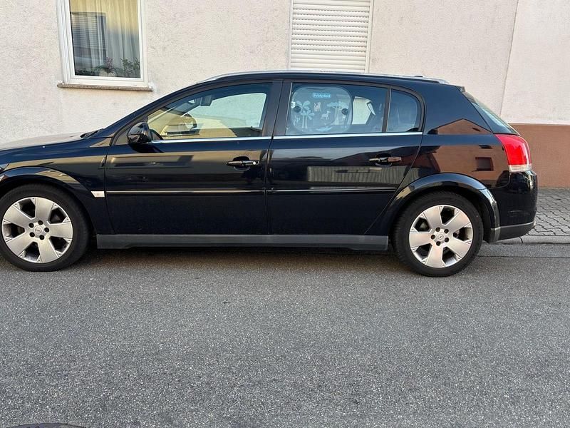 Schwarz Gebraucht 2005 Opel Signum Kombi | 2.200 € (Etwas zu teuer) - Bild 1/4
