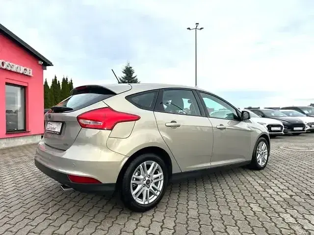 Używany Ford Focus Cool & Connect 150 KM (110 kW) 2018 Srebrny Sedan/Limuzyna