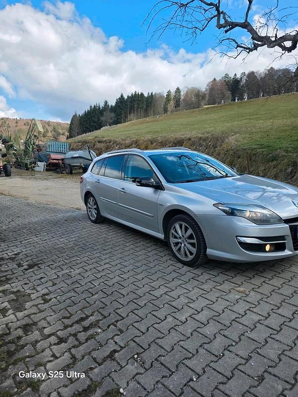 Gebraucht Renault Laguna III 131 PS (96 kW) 2012 Silber Kombi