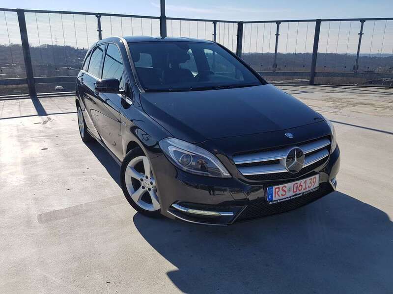 Schwarz Gebraucht 2012 Mercedes B180 Edition Van / Kleinbus | 9.999 € (Fairer Preis) - Bild 1/4