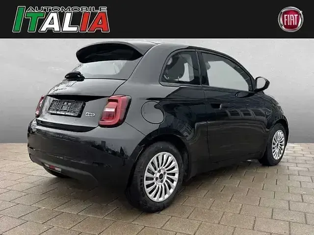 Gebraucht Fiat 500e Action 69 kW (95 PS) 2021 Schwarz Kleinwagen
