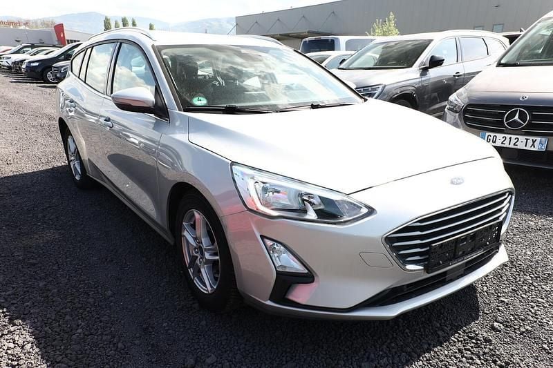 Używany Ford Focus Cool & Connect 120 KM (88 kW) 2019 Srebrny