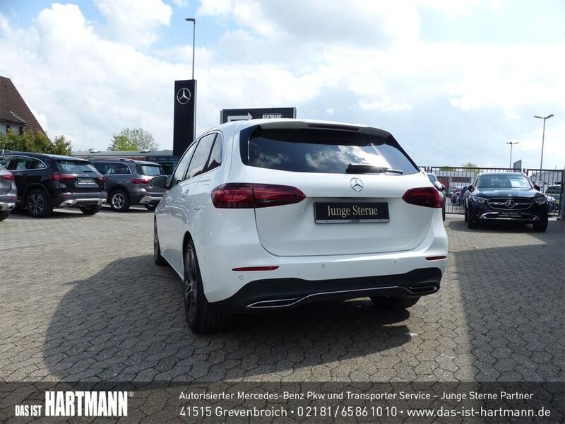 Gebraucht Mercedes B200 Progressive 150 PS (110 kW) 2024 Weiß Van / Kleinbus