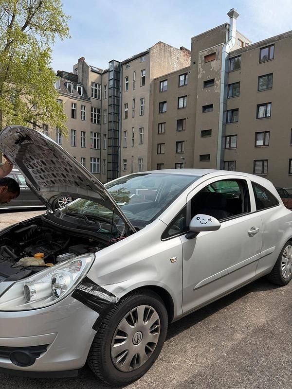 Second-hand Opel Corsa 60 CP (44 kW) 2007 Argintiu Hatchback