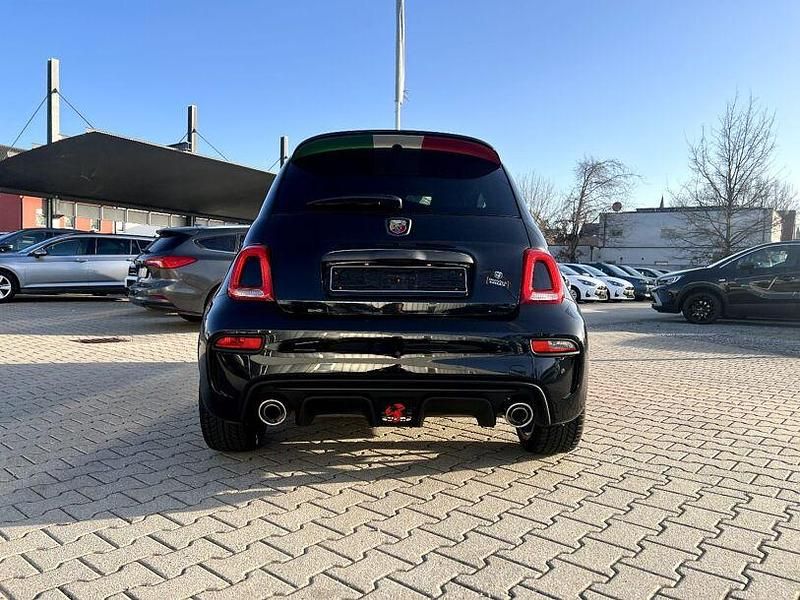 Gebraucht Abarth 595 165 PS (121 kW) 2024 Schwarz metallic Kleinwagen