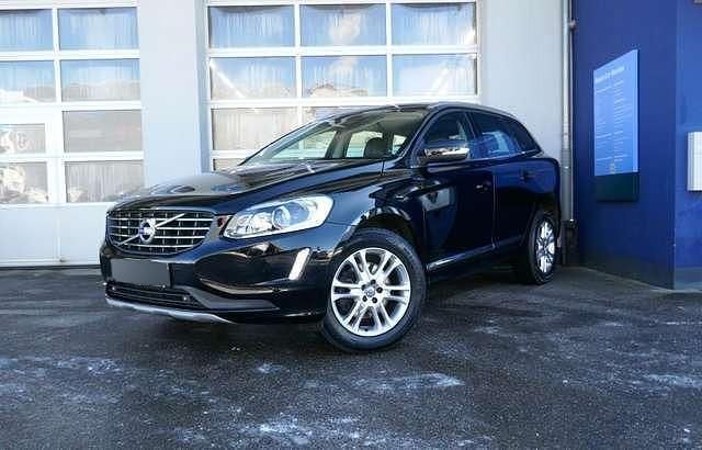 Schwarz metallic Gebraucht 2015 Volvo XC60 Summum SUV | 23.140 € (Teuer) - Bild 1/4