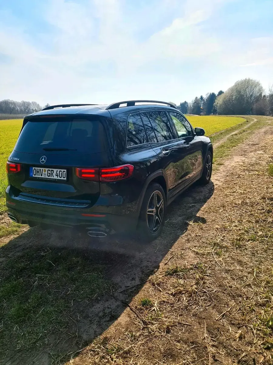 Gebraucht Mercedes GLB200 150 PS (110 kW) 2024 Schwarz SUV
