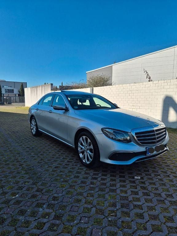 Gebraucht Mercedes E220 Exclusive 194 PS (142 kW) 2016 Silber Limousine