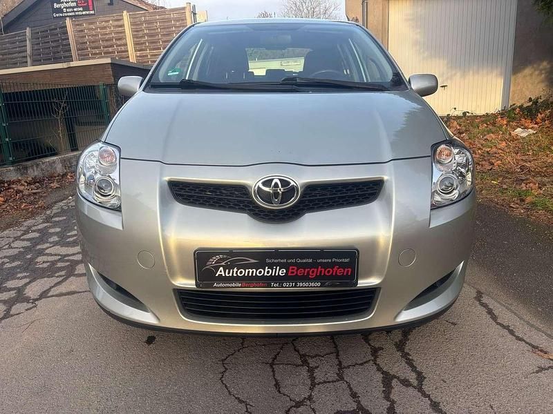 Silver metallic Gebraucht 2007 Toyota Auris Sol Kleinwagen | 4.300 € (Fairer Preis) - Bild 1/4