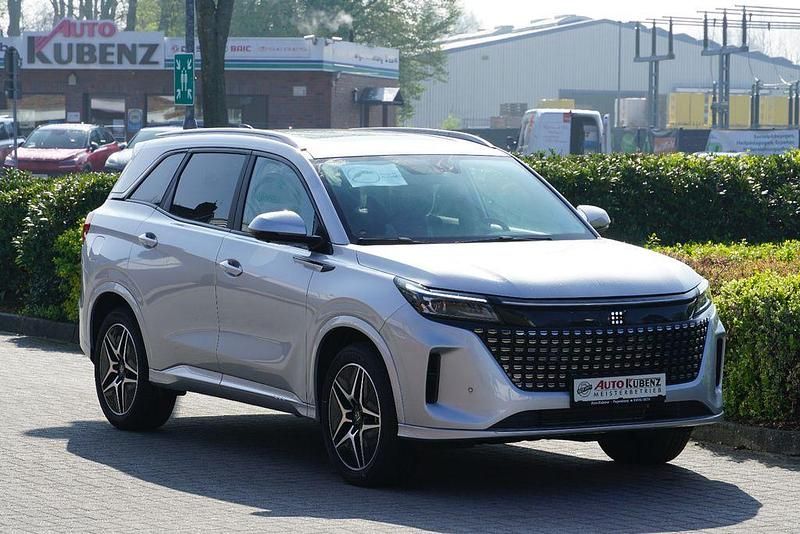 Neu DFSK E5 177 PS (130 kW) 2026 Silber SUV