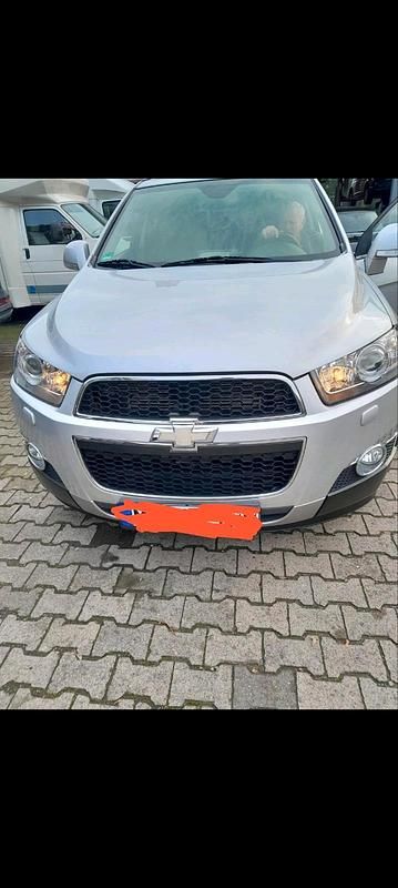 Silber Gebraucht 2012 Chevrolet Captiva SUV | 10.200 € (Teuer) - Bild 1/4