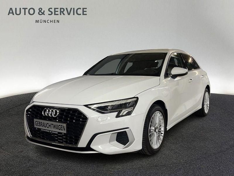 Weiß Gebraucht 2022 Audi A3 Sportback Sport Limousine | 24.960 € (Guter Preis) - Bild 1/4
