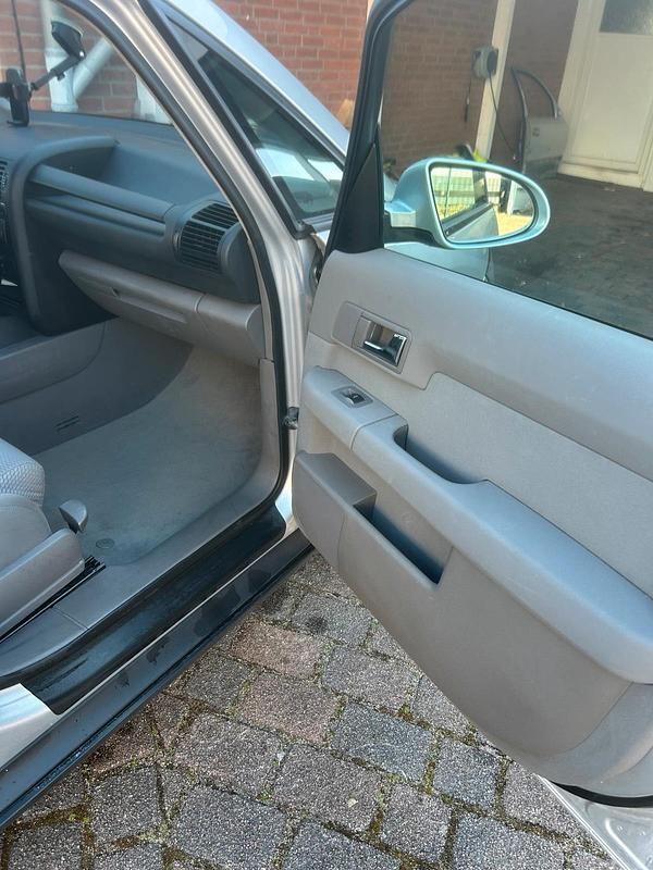 Second-hand Audi A2 75 CP (55 kW) 2000 Gri Hatchback