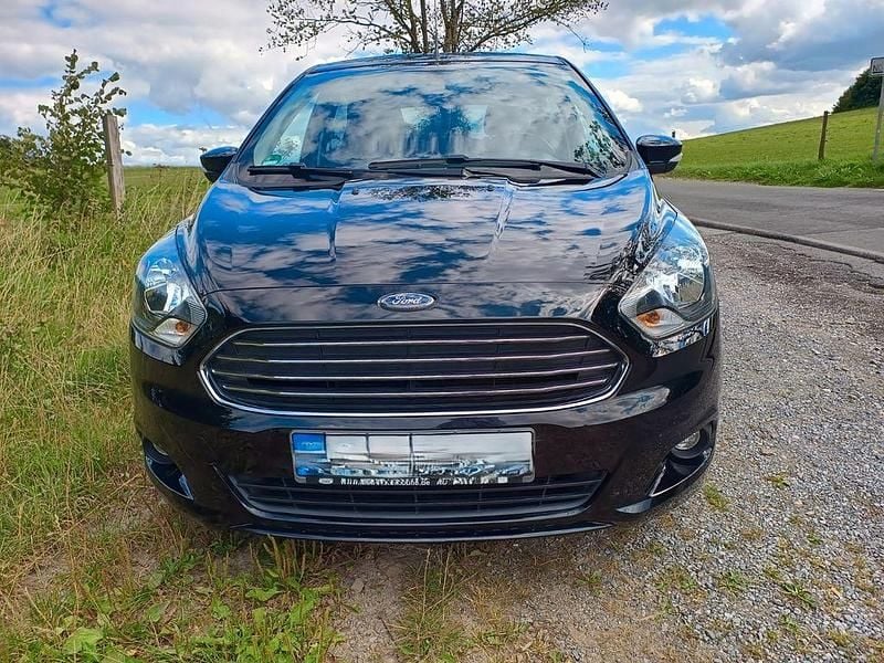 Gebraucht Ford Ka Cool & Sound Edition 86 PS (63 kW) 2017 Schwarz Limousine