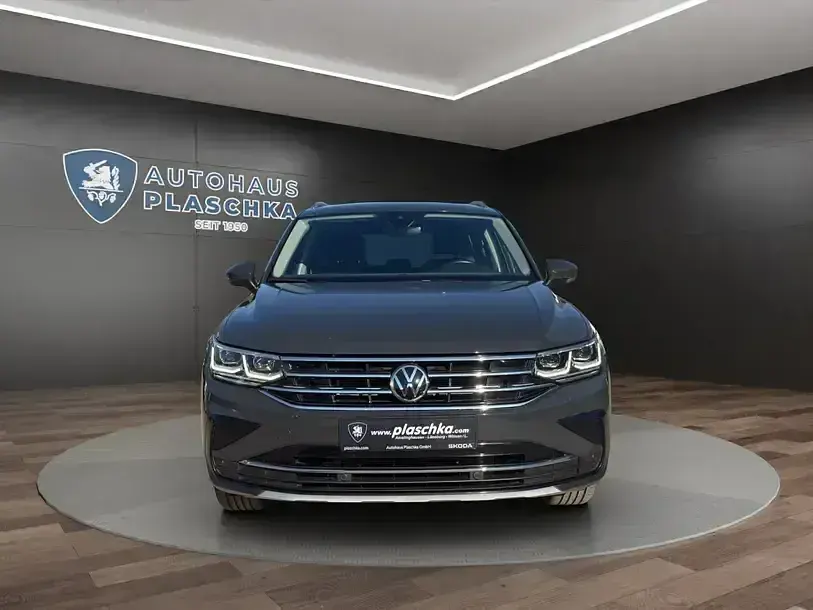 Gebraucht VW Tiguan Elegance 190 PS (139 kW) 2022 Uranograu SUV
