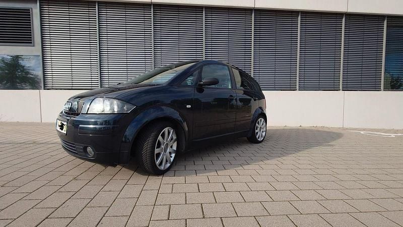 Blau Gebraucht 2001 Audi A2 Kleinwagen | 2.499 € (Fairer Preis) - Bild 1/4