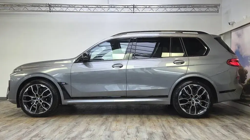 Gebraucht BMW X7 M Sport 530 PS (389 kW) 2025 (0c4w) skyscraper grey metallic SUV