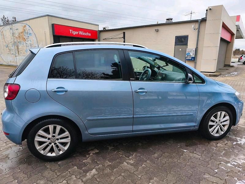 Gebraucht VW Golf Plus Cross Style 105 PS (77 kW) 2011 Blau Van / Kleinbus