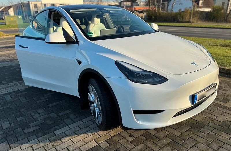 Gebraucht Tesla Model Y Standard Range 219 kW (299 PS) 2023 Weiß SUV