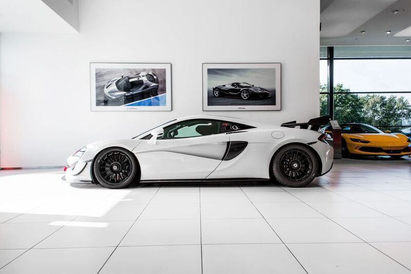 Weiß Gebraucht 2017 McLaren 570S | 159.500 € - Bild 1/4