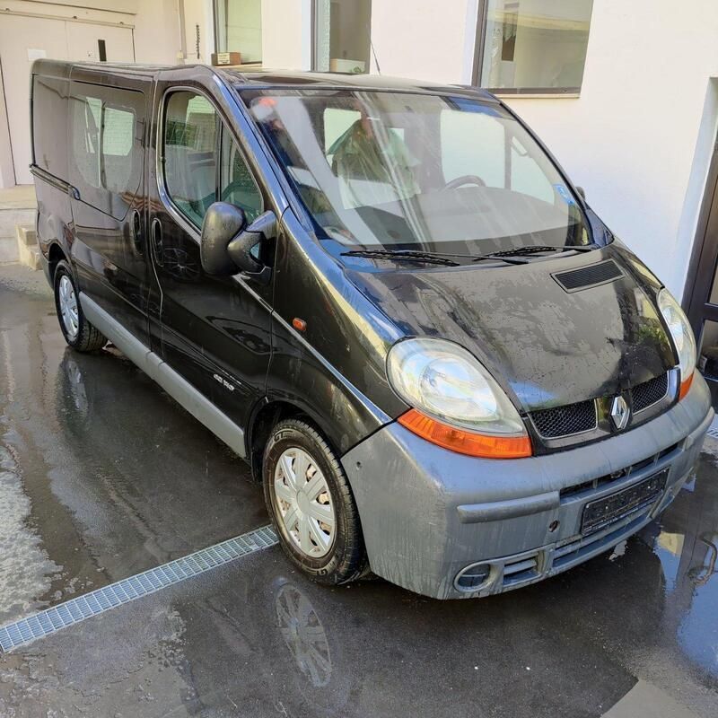 Schwarz Gebraucht 2005 Renault Traffic Van / Kleinbus | 1.600 € - Bild 1/4
