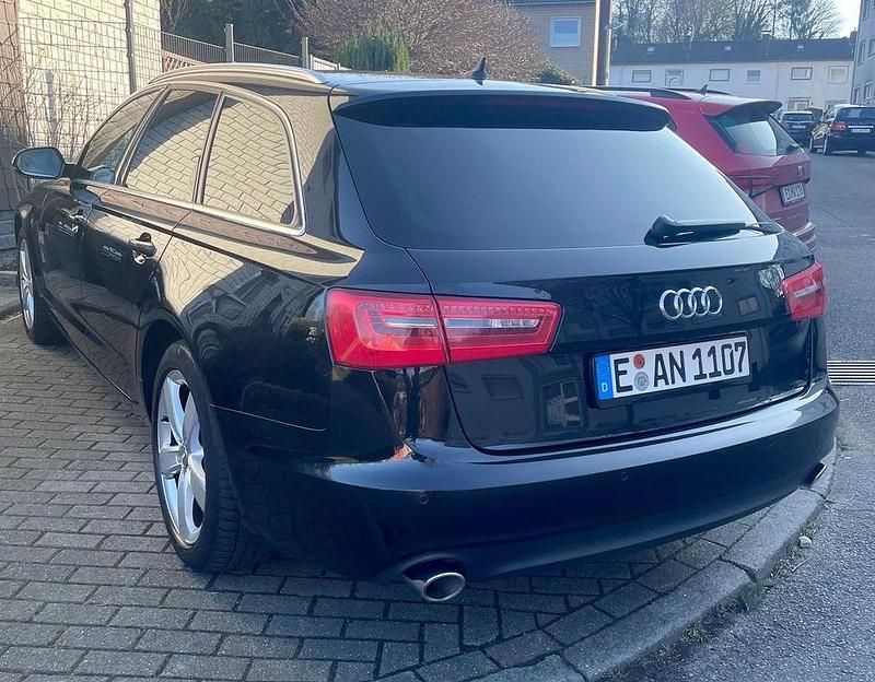 Gebraucht Audi A6 Ambiente 190 PS (139 kW) 2014 Schwarz Kombi