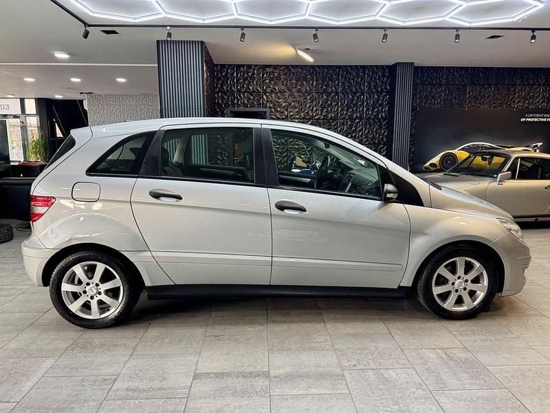 Gebraucht Mercedes B180 109 PS (80 kW) 2006 Silber Van / Kleinbus