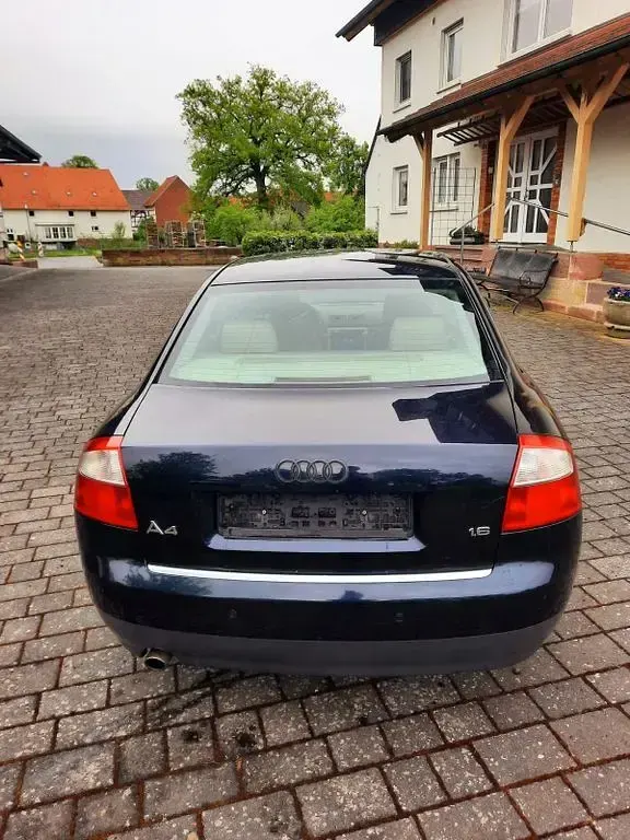 Gebraucht Audi A4 102 PS (75 kW) 2003 Blau Limousine