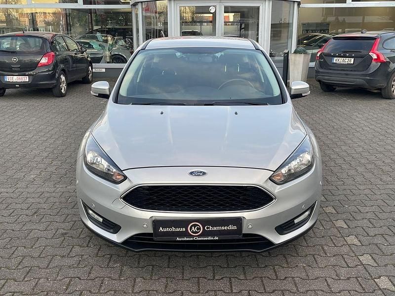 Gebraucht Ford Focus Cool & Connect 125 PS (91 kW) 2017 Silber Limousine