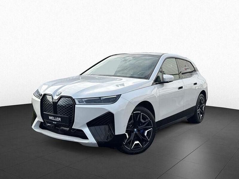 Gebraucht BMW iX Comfort Edition 239 kW (326 PS) 2023 Mineralweiß (weiß) SUV