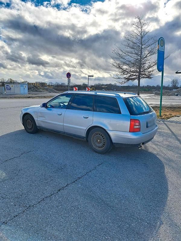 Gebraucht Audi A4 110 PS (80 kW) 1999 Silber Kombi