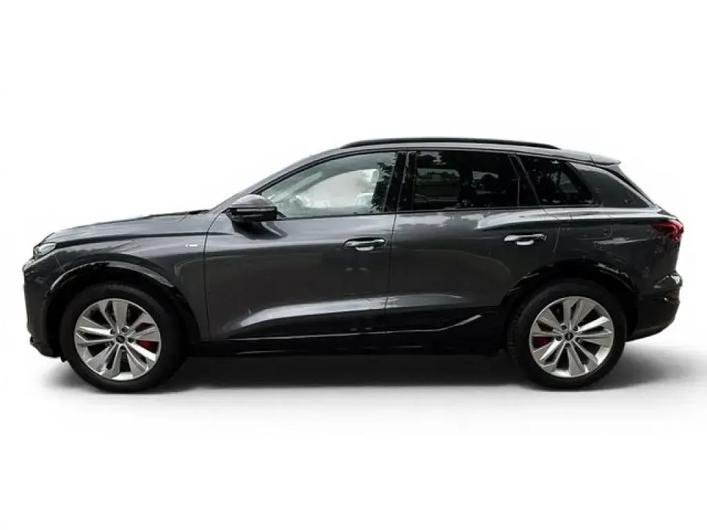 Gebraucht Audi Q6 e-tron Performance 225 kW (306 PS) 2025 Daytonagrau perleffekt SUV