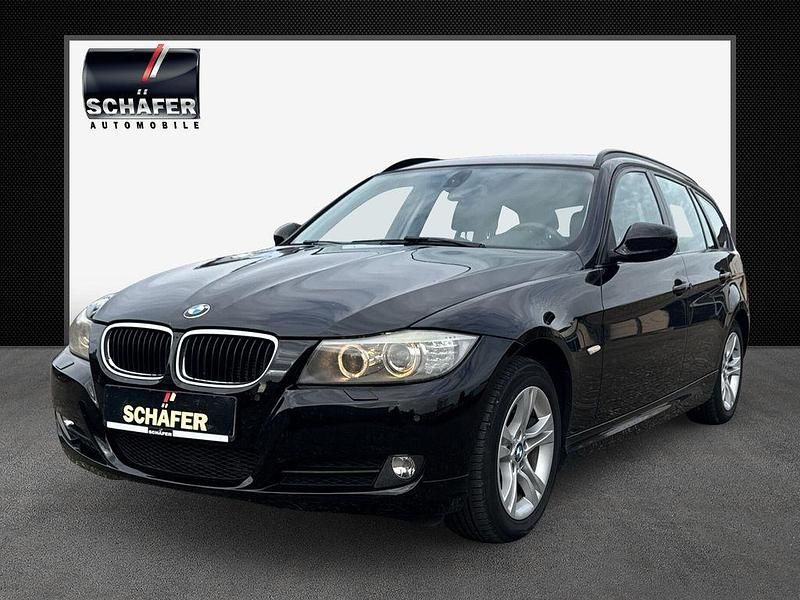 Schwarz Gebraucht 2012 BMW 318 Kombi | 3.990 € (Superpreis) - Bild 1/4